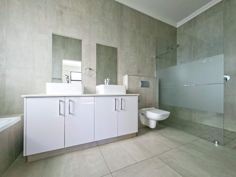 To Let 3 Bedroom Property for Rent in Kraaibosch Park Western Cape